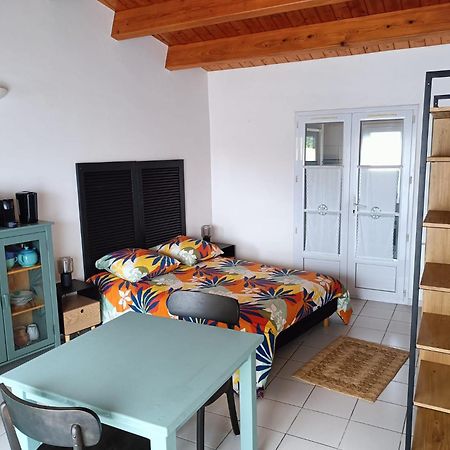 Large Studio Close To The Beach Saint-Martin-de-Re Bagian luar foto