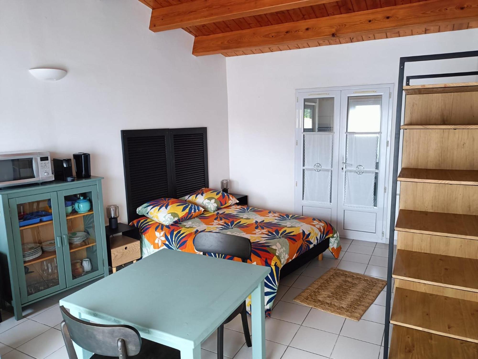 Large Studio Close To The Beach Saint-Martin-de-Re Bagian luar foto